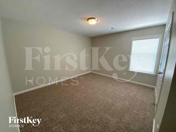 Building Photo - 5376 Lamb Valley Dr