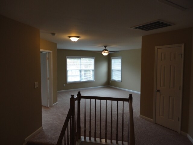 Building Photo - 335 Larktree Ln