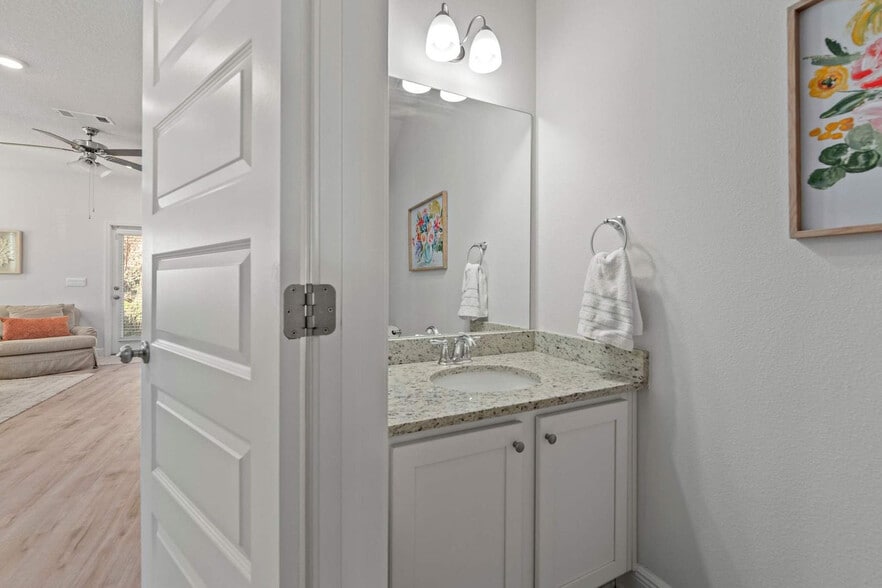 Building Photo - 12 Sandy Cv Wy