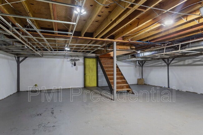 Building Photo - 4560 E Williamsburg Rd