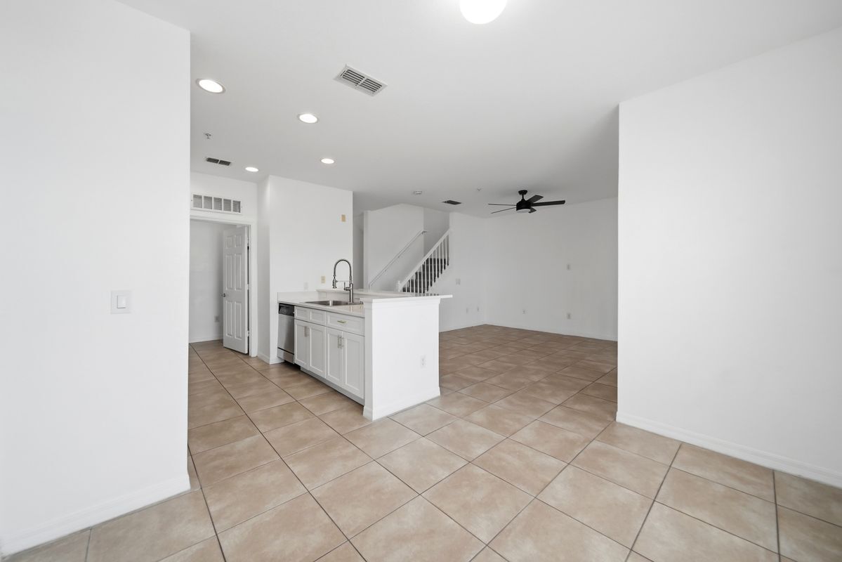Building Photo - 2532 Grand Central Pkwy