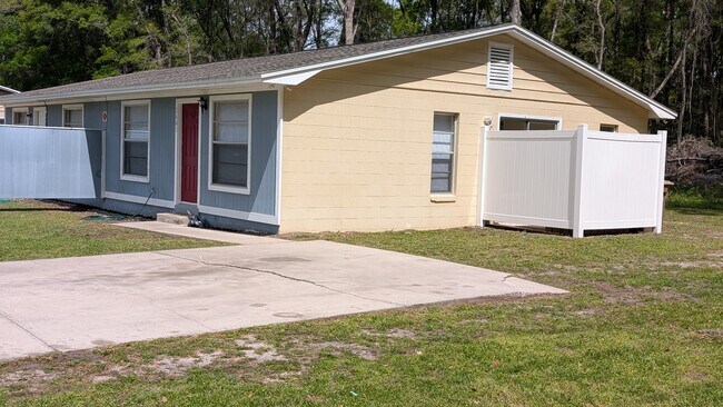 Building Photo - 2601 NE 23rd Ave