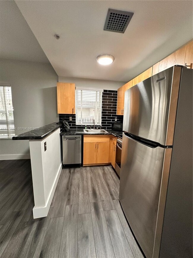 Building Photo - 1542 Drexel Ave