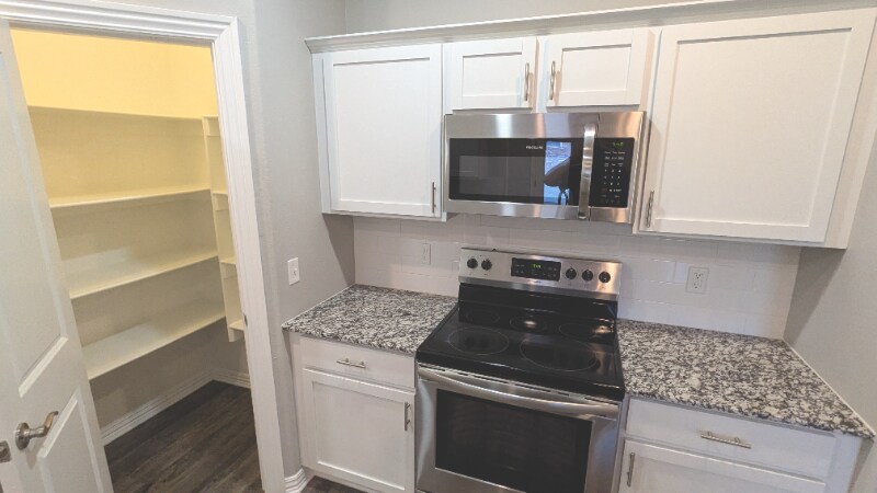Building Photo - 2649 S Kilimanjaro Way
