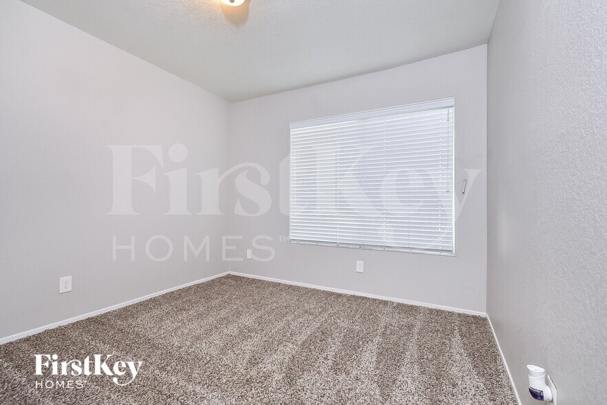 Building Photo - 3909 Almondwood Dr