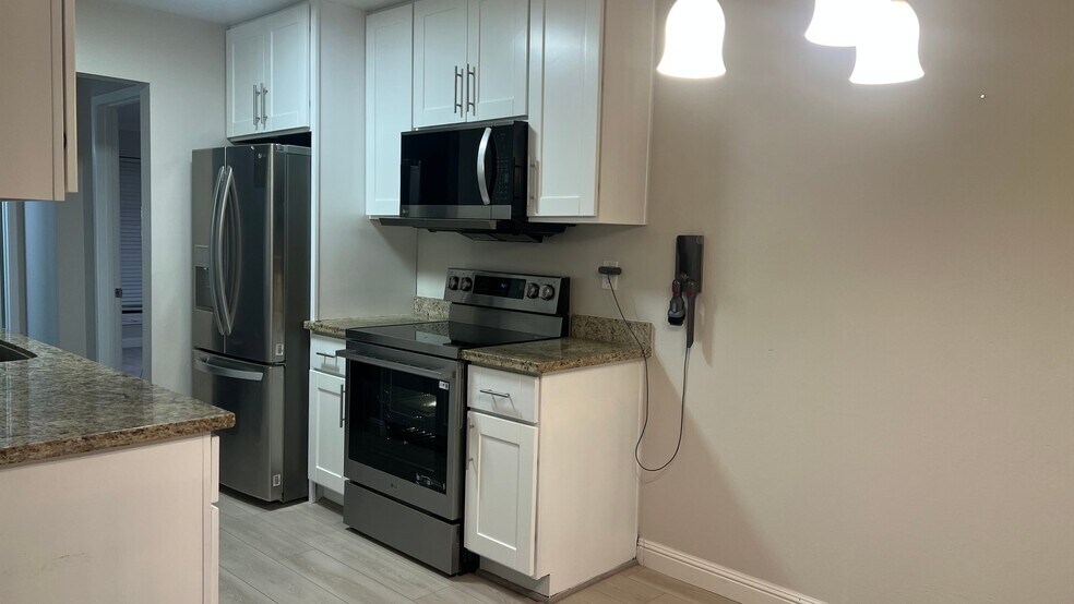 Building Photo - 8985 Alcosta Blvd