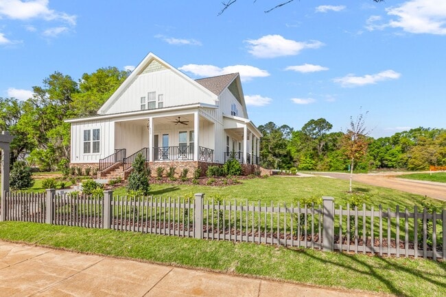 Building Photo - Great Southwood Home