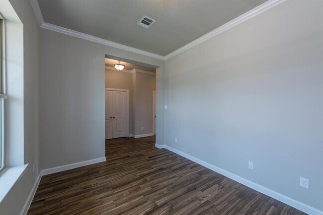 Building Photo - 6011 Dark Kite Trl