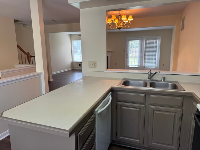 Building Photo - 15538 Port Washington Ct