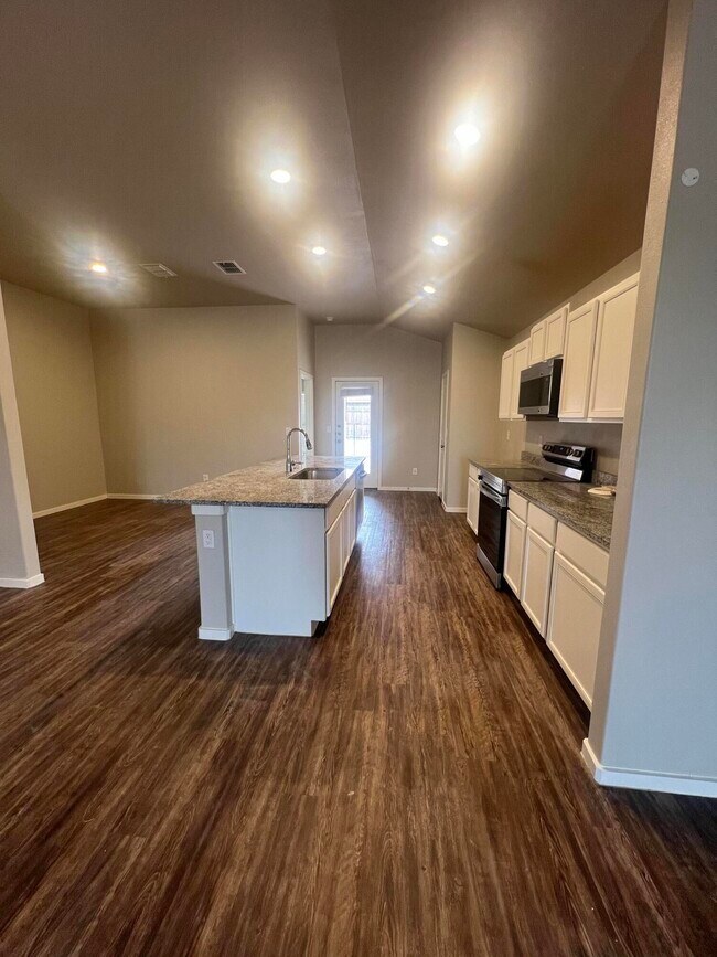 Building Photo - 2101 Kirksey Ave