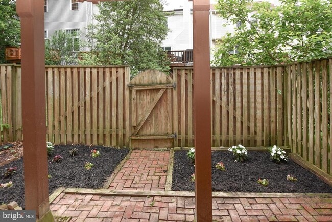 Building Photo - 5843 Wye Oak Commons Ct