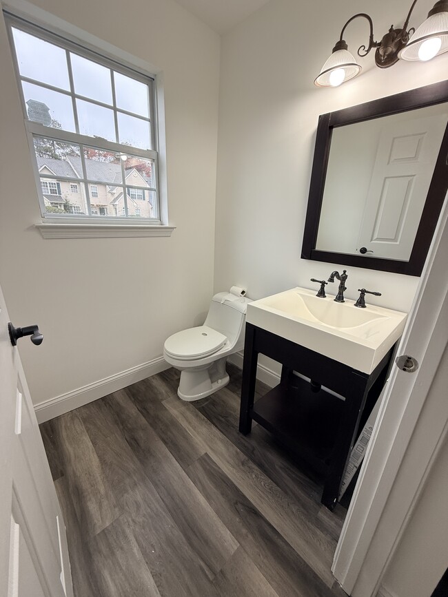 Building Photo - 2708 Falcon Ct