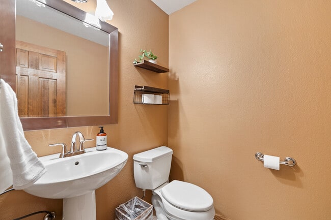 Building Photo - 23679 Dogleg Dr