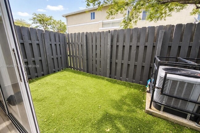 Building Photo - 835 NE 212th Terrace