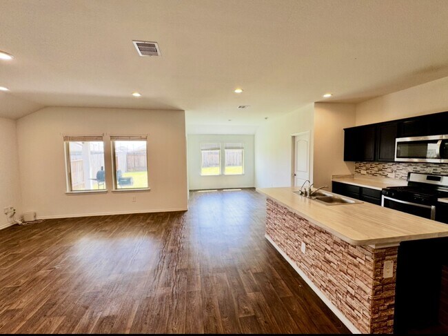 Building Photo - 5238 Bay Mdws Ln