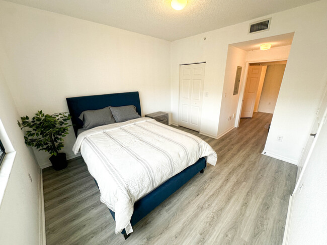 Building Photo - 2917 Tuscany Ct
