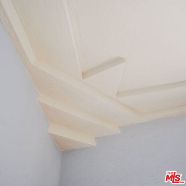 Building Photo - 1240 S Crescent Heights Blvd