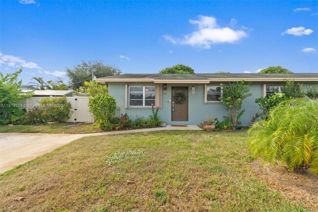 Building Photo - 1912 SW 97th Terrace