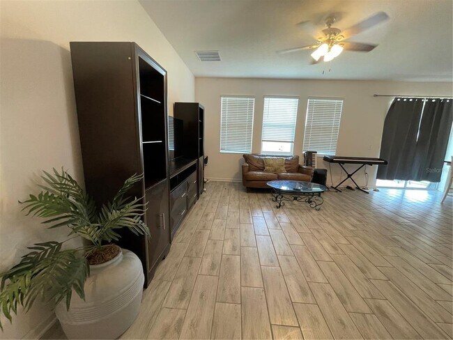 Building Photo - 33611 Sky Blossom Cir