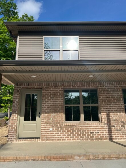 Building Photo - 320 Warrenfells St