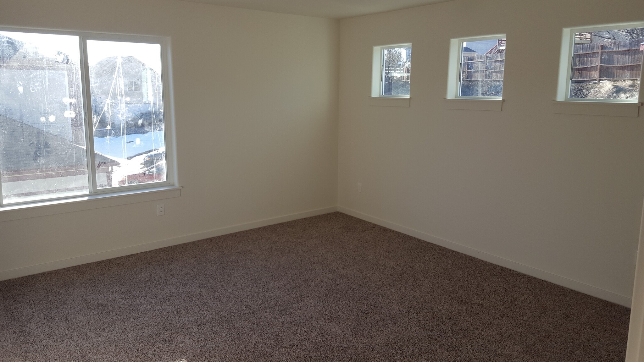 Master bedroom - 1121 Sundial Ln