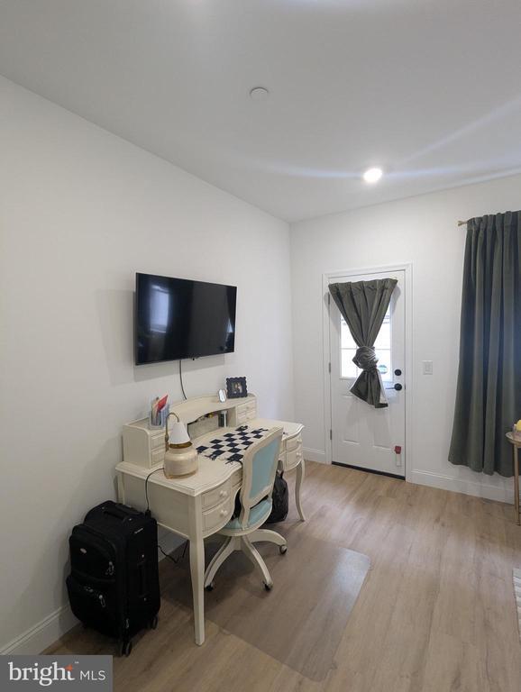 Building Photo - 2050 Fairmount Ave