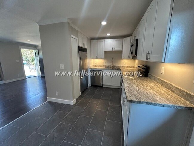 Building Photo - West Seattle Vintage Charm meets Modern! Huge Deck and Fire pit!