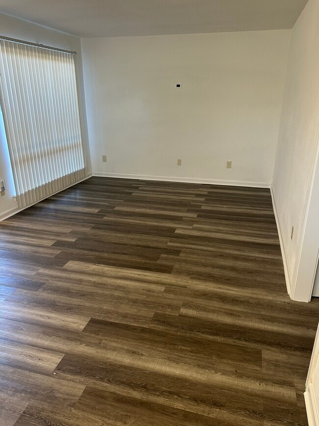 Building Photo - 8818 Ilona Ln