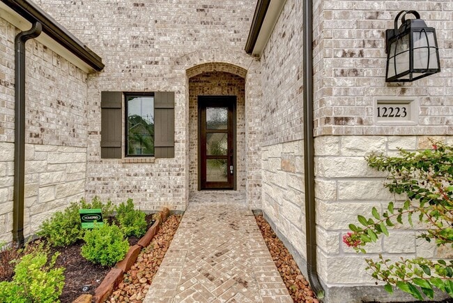 Building Photo - 12223 Drummond Maple Dr