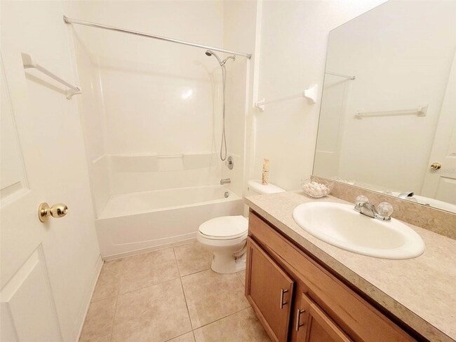 Building Photo - 412 Summerlyn Dr