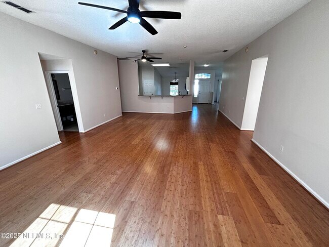 Building Photo - 1449 Blue Heron Ln W
