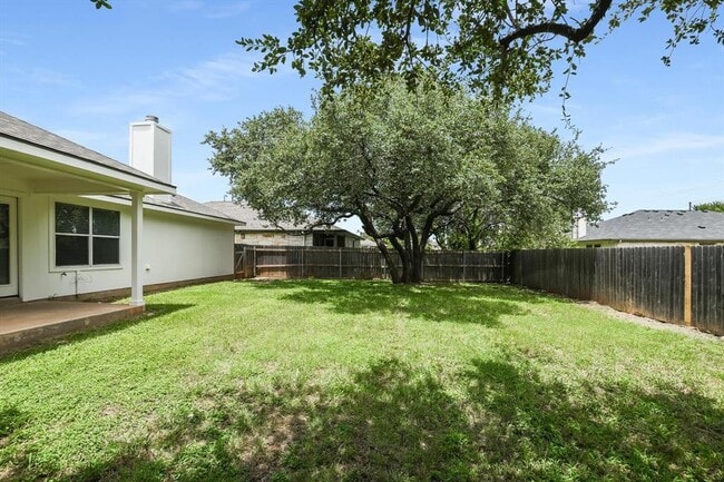 Building Photo - 2112 Mir Woods Dr
