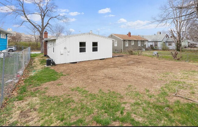 Building Photo - 6455 Chestnut Ave