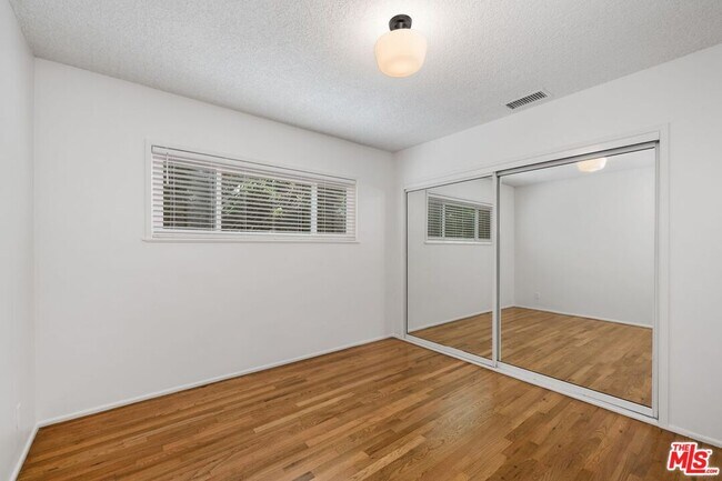 Building Photo - 6111 W 75th St