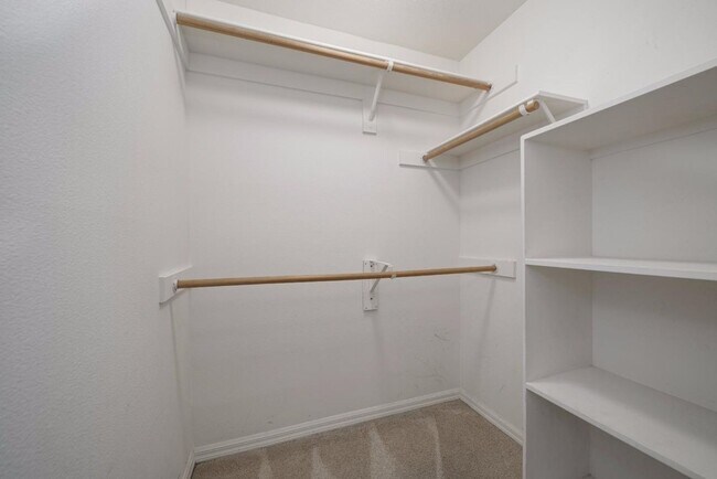 Building Photo - Gated Community With Pool and Fitness Center / 2 Beds 2 Baths