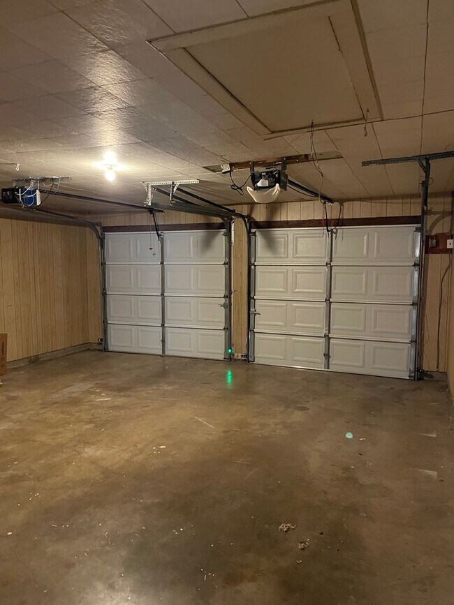 Building Photo - Now available! Pet Restrictions. Charming ...