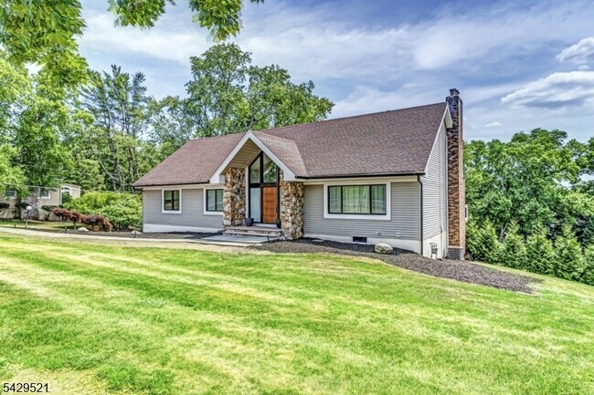 Building Photo - 136 Carlough Rd
