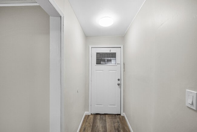 Building Photo - 1534 5th Ave