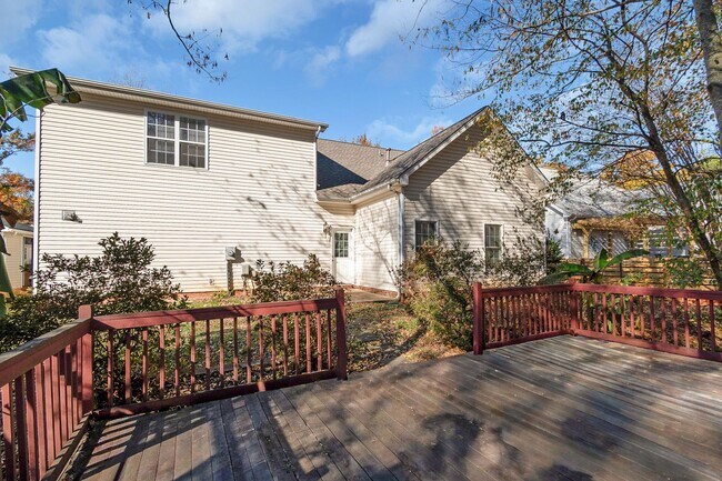 Building Photo - Charming 3 bed 2.5 bath Home in Huntersville!