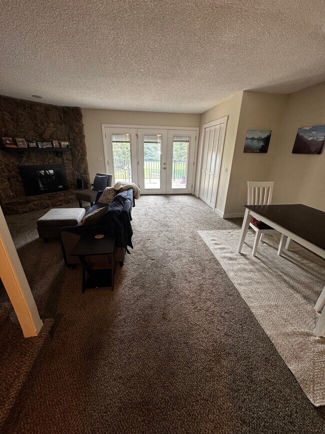 Building Photo - 1404 Adriel Dr