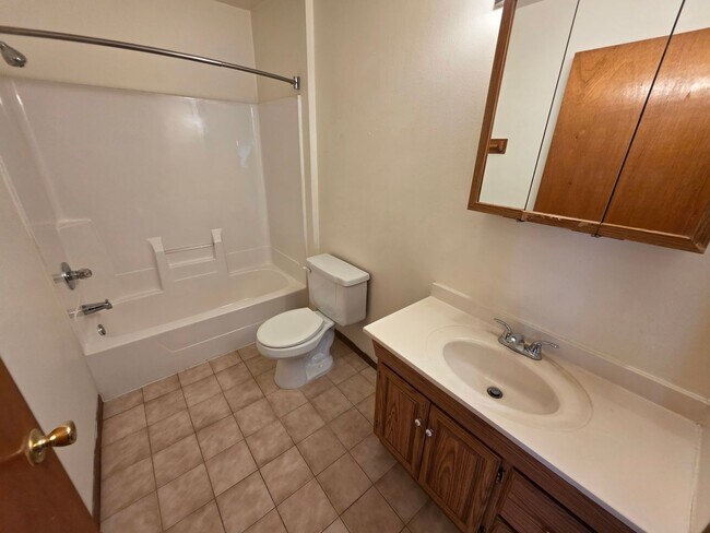 Building Photo - 4925 Coventry Ct