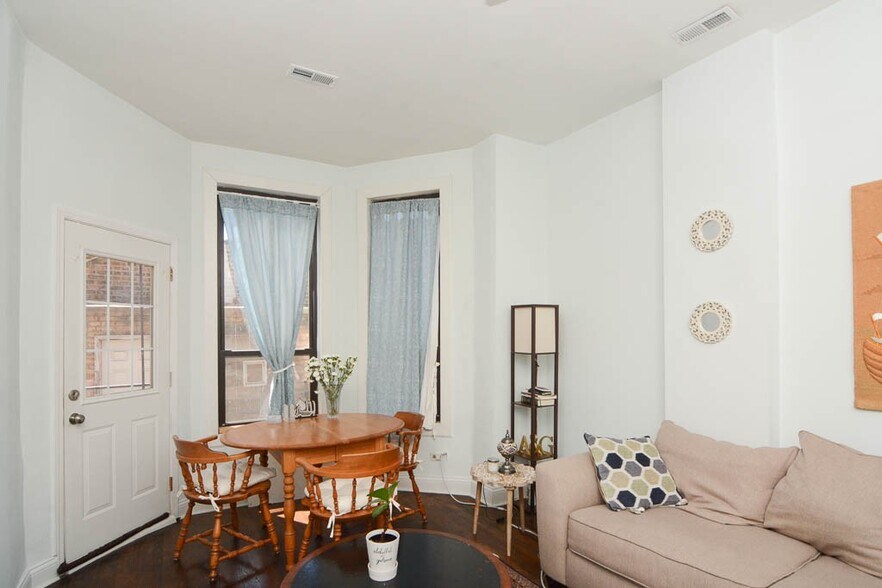 Building Photo - 2347 W 24th Pl