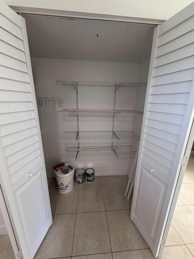 Building Photo - 9851 Sandalfoot Blvd