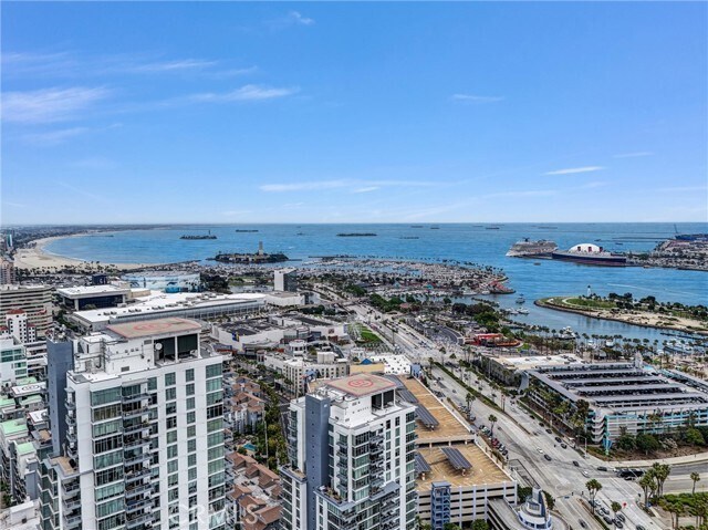 Building Photo - 411 W Seaside Way