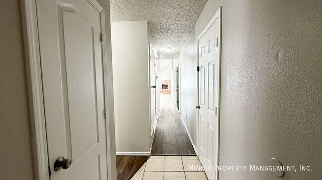 Building Photo - 9702 Ave. U-B