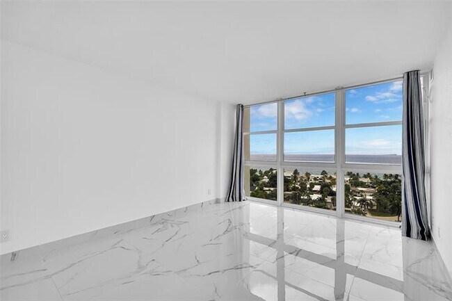 Building Photo - 2841 N Ocean Blvd