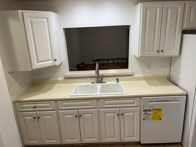 Building Photo - 921 Onondaga St