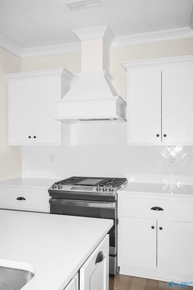 Building Photo - 65 Dylan Rd