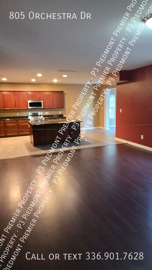 Building Photo - 805 Orchestra Dr