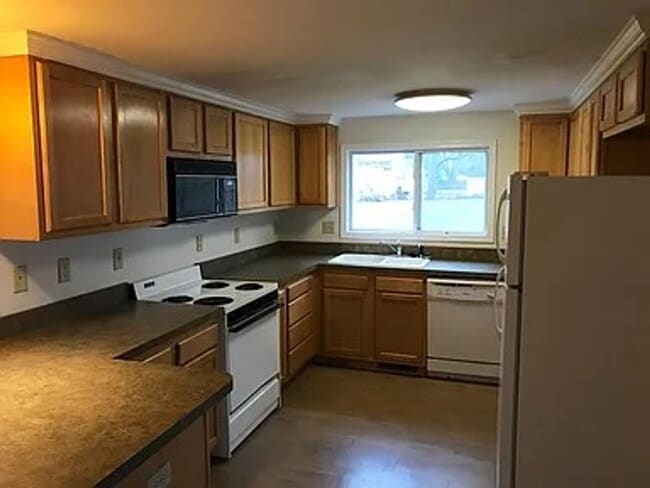 Building Photo - Section 8 Approved | Charming 3 Bed / 1 Bath Home in Lansing